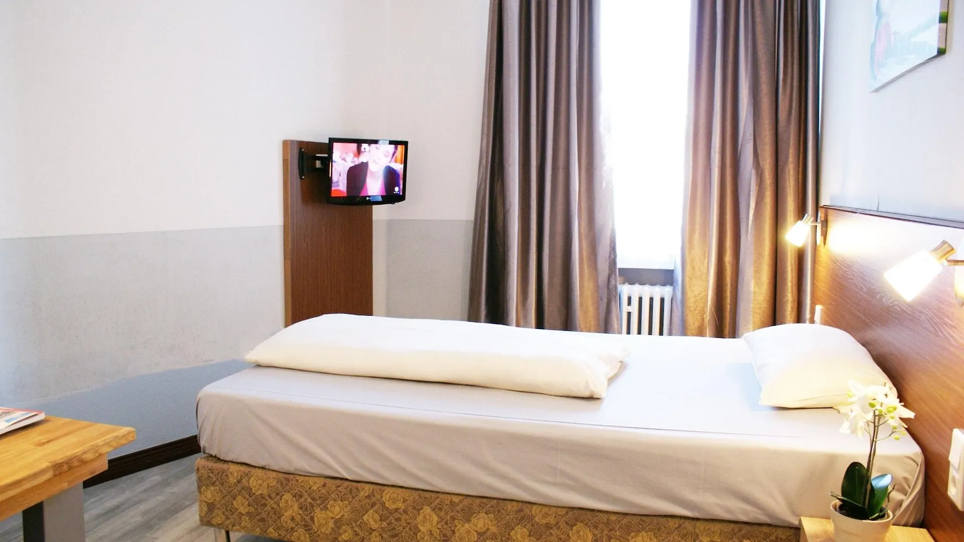 Bahn-Hotel Düsseldorf 3*,