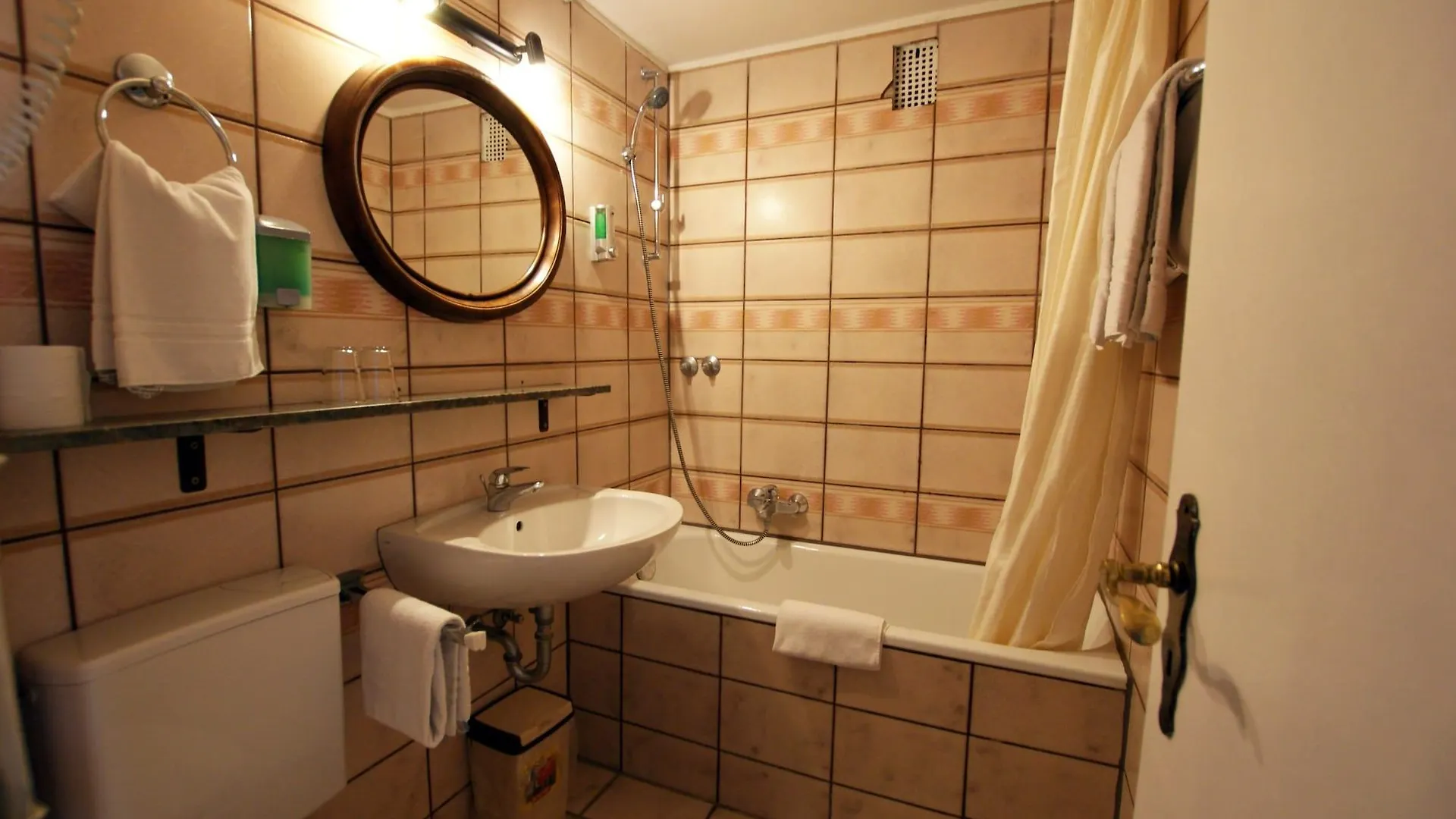 Bahn-Hotel Düsseldorf 3*,